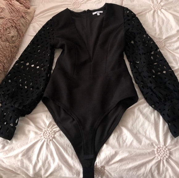 *SOLD* Brand new black deep V lace bodysuit - Picture 3 of 6